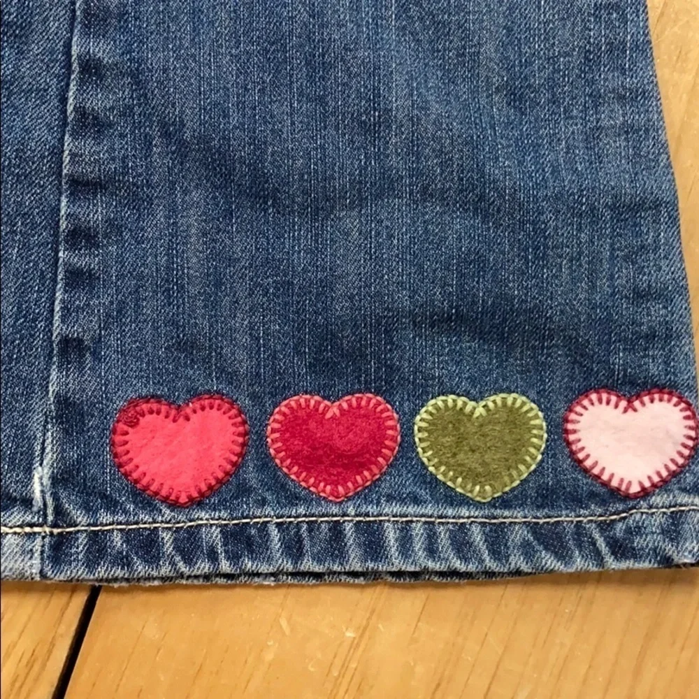 Gymboree,  Girls , cute retro, distressed, embroidered hearts  jeans.  6 adjust
